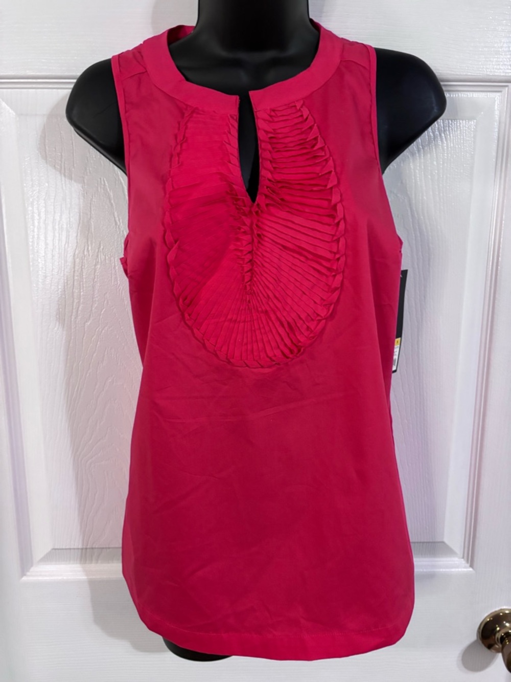 Mossimo deep coral top, size small, NWT.